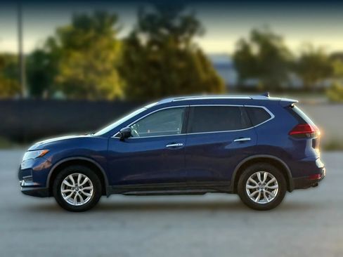 Used 2017 Nissan Rogue SV FWD image 8
