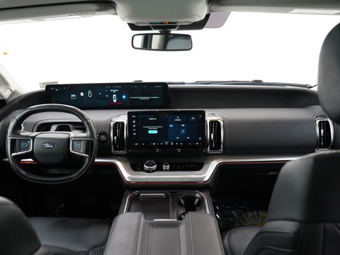 Used 2025 Ford Expedition Platinum AWD/4WD image 14