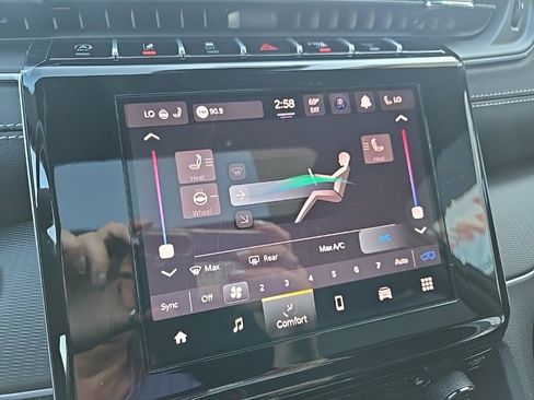 New 2025 Jeep Grand Cherokee Altitude image 51