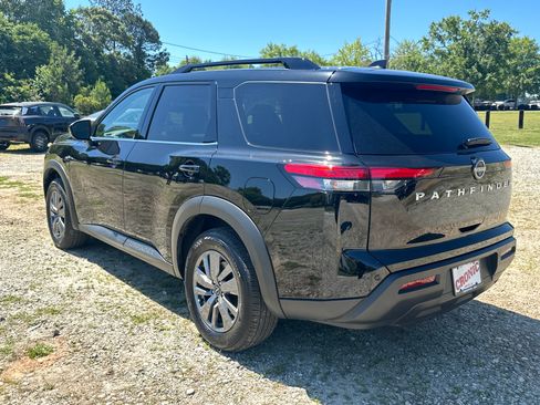 Used 2025 Nissan Pathfinder SV FWD image 7
