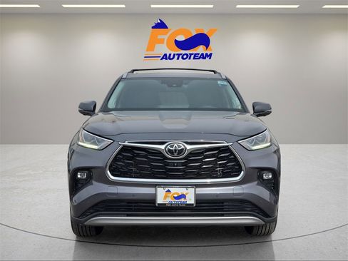 Used 2023 Toyota Highlander Platinum image 8