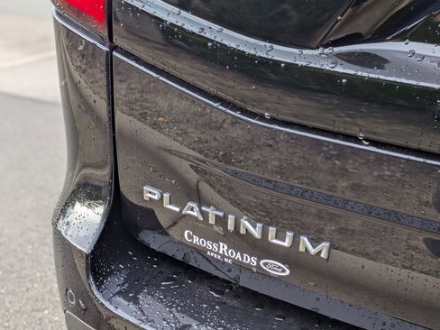 Certified 2025 Ford Expedition Platinum w/ Platinum Ultimate Package AWD/4WD image 32