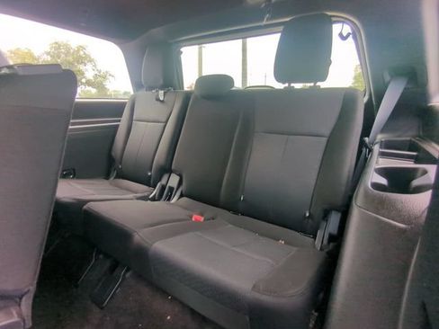 Used 2021 Ford Expedition XLT w/ FX4 Off-Road Package AWD/4WD image 15
