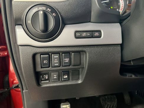 Used 2019 Nissan Titan PRO-4X AWD/4WD image 18