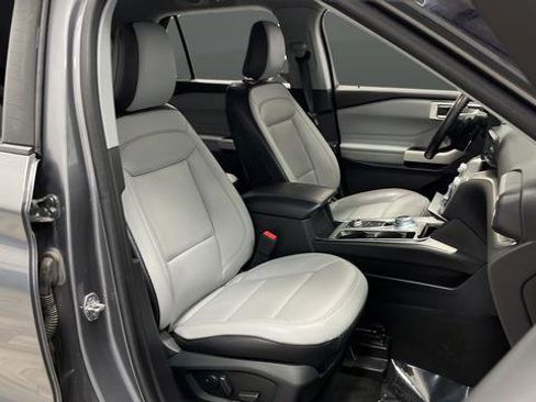 Used 2021 Ford Explorer XLT w/ XLT Sport Appearance Package image 24
