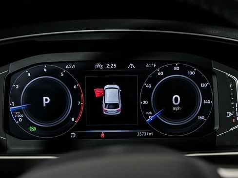 Used 2024 Volkswagen Tiguan SEL R-Line image 17