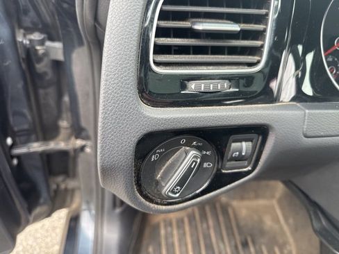 Used 2020 Volkswagen GTI SE image 12