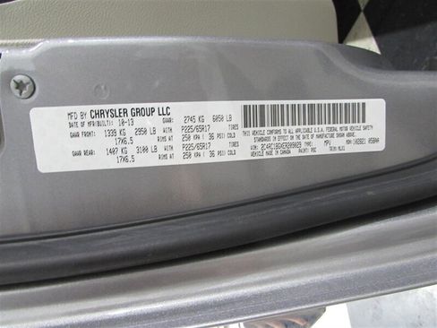 Used 2014 Chrysler Town & Country Touring image 56