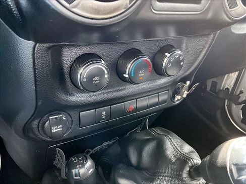 Used 2011 Jeep Wrangler Sport AWD/4WD image 30