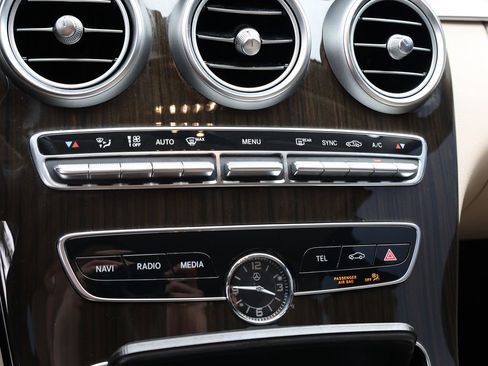 Used 2021 Mercedes-Benz C 300 4MATIC Sedan image 30