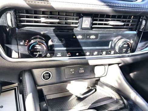 Used 2023 Nissan Rogue SL w/ SL Premium Package image 19