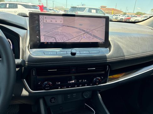 Used 2026 Nissan Rogue SL FWD image 28
