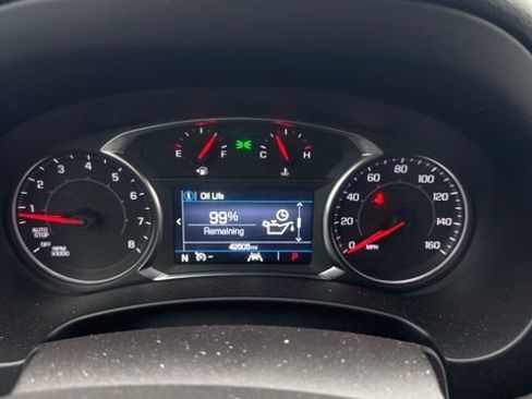 Used 2024 GMC Terrain SLE image 2