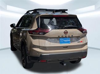 Used 2025 Nissan Rogue SV AWD/4WD video 3