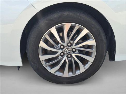 Used 2017 Toyota Corolla XLE FWD image 14
