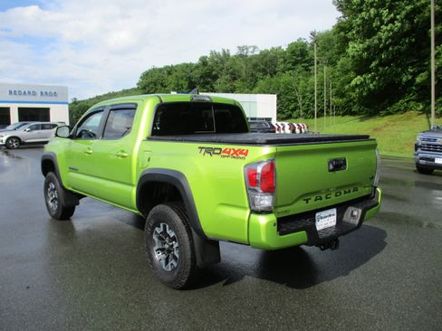 Used 2023 Toyota Tacoma TRD Off-Road w/ TRD Premium Off Road Package AWD/4WD image 7