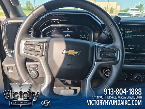 Used 2025 Chevrolet Silverado 2500 LT w/ Convenience Package AWD/4WD image 14