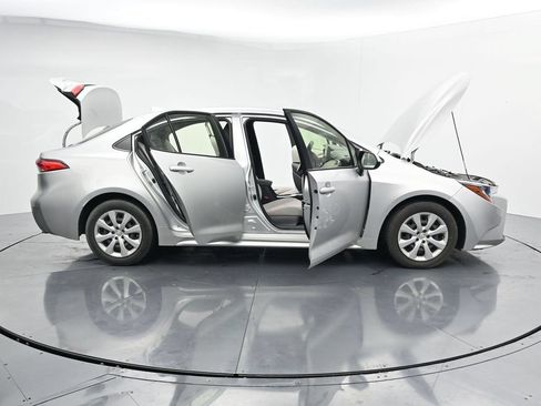 Used 2022 Toyota Corolla LE FWD image 27
