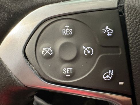 Used 2021 Chevrolet Traverse RS AWD/4WD image 19