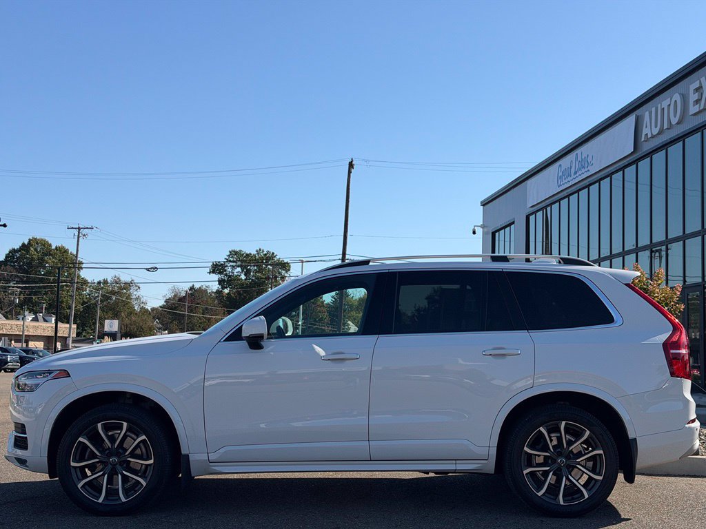 Used 2018 Volvo XC90 T5 Momentum w/ Momentum Plus Package FWD image 2