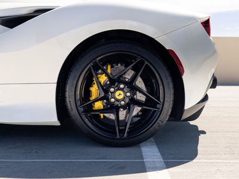 Used 2023 Ferrari F8 Tributo RWD image 17