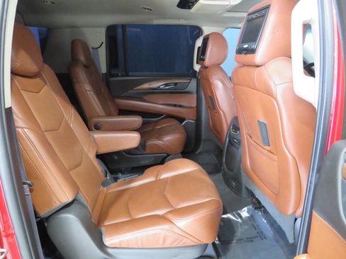 Used 2015 Cadillac Escalade ESV Premium image 11