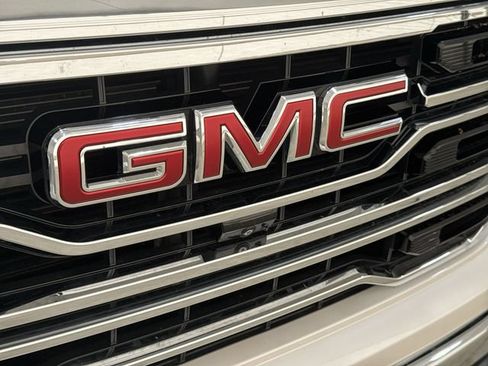 Used 2024 GMC Sierra 1500 SLT w/ SLT Premium Plus Package AWD/4WD image 32