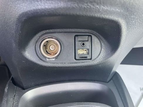 Used 2017 Toyota Yaris L FWD image 27