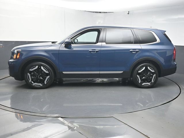 Used 2024 Kia Telluride S FWD image 5
