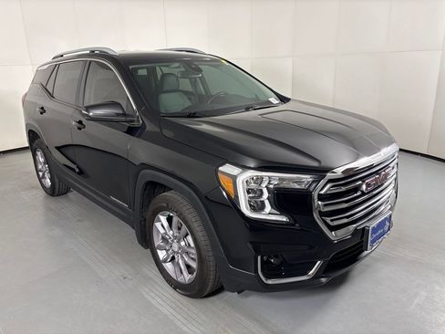 Used 2023 GMC Terrain SLT w/ LPO, Floor Liner Package AWD/4WD image 2