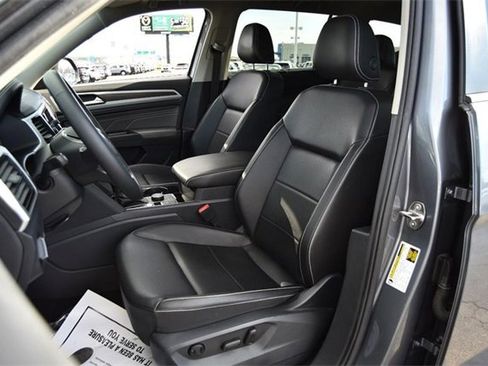 Certified 2022 Volkswagen Atlas SE image 17