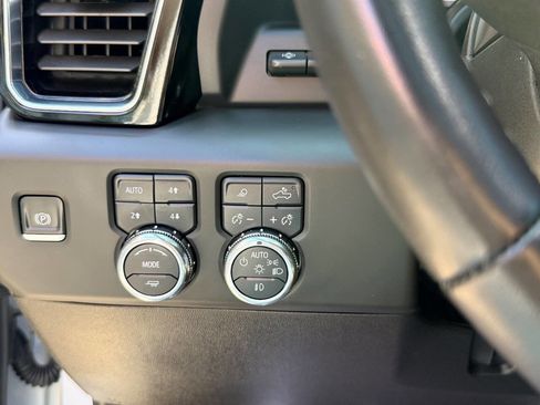 Used 2025 GMC Sierra 2500 Denali Ultimate image 28