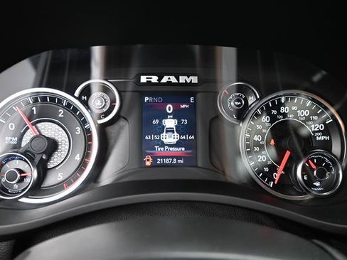 Used 2024 RAM 3500 Tradesman w/ Chrome Appearance Group AWD/4WD image 8