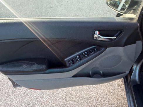Used 2016 Kia Forte EX image 9