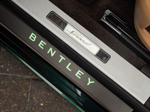 Used 2023 Bentley Flying Spur W12 image 19