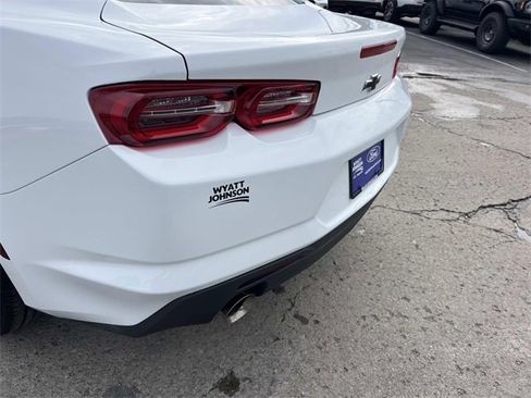 Used 2022 Chevrolet Camaro LT image 10