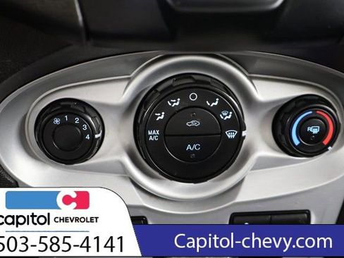 Used 2017 Ford Fiesta SE image 21