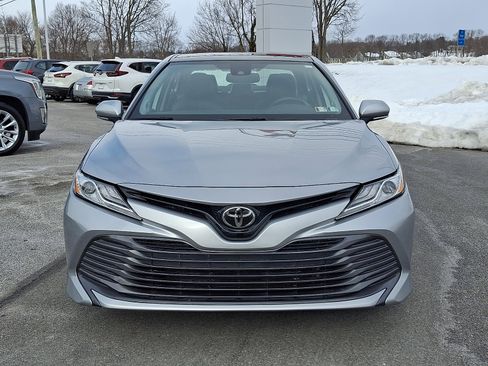 Used 2019 Toyota Camry XLE w/ Navigation Package image 2