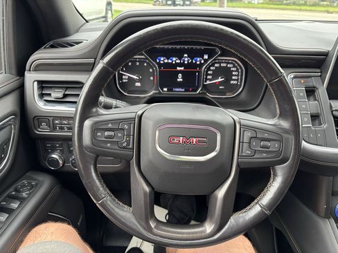 Used 2021 GMC Yukon XL AT4 w/ Technology Package AWD/4WD image 11