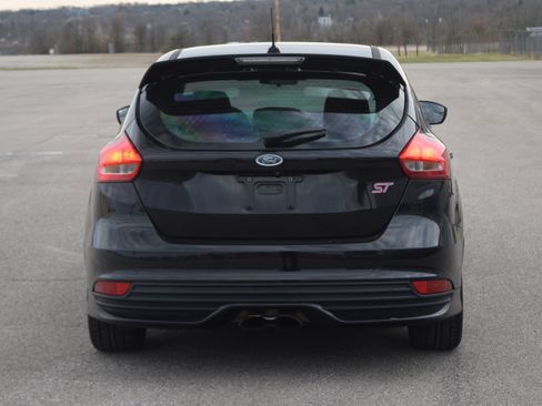 Used 2017 Ford Focus ST image 26