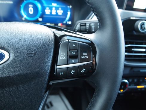 Used 2022 Ford Escape Titanium image 23