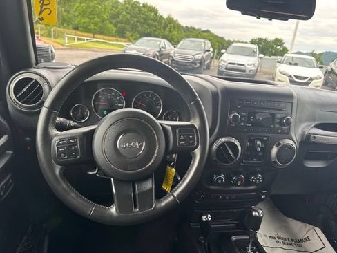 Used 2017 Jeep Wrangler Unlimited Sport w/ Quick Order Package 24S AWD/4WD image 13