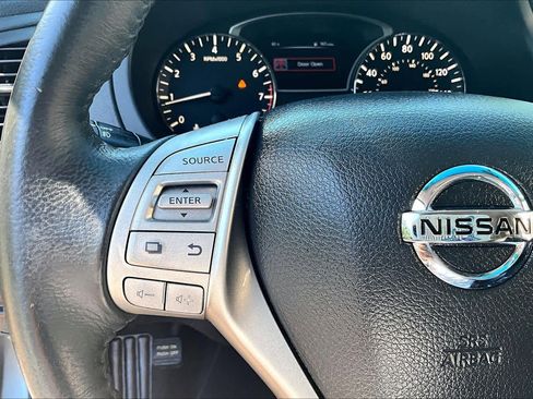 Used 2015 Nissan Altima 2.5 SV FWD image 23