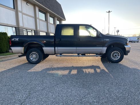 Used 2002 Ford F250 XLT AWD/4WD image 3