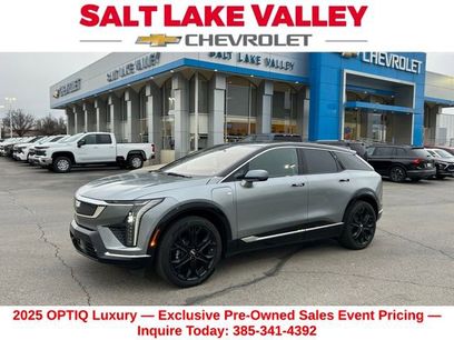 Used 2025 Cadillac Optiq Luxury 2 w/ LPO, ONYX Package