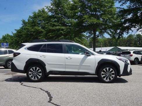 Used 2023 Subaru Outback Limited AWD/4WD image 4