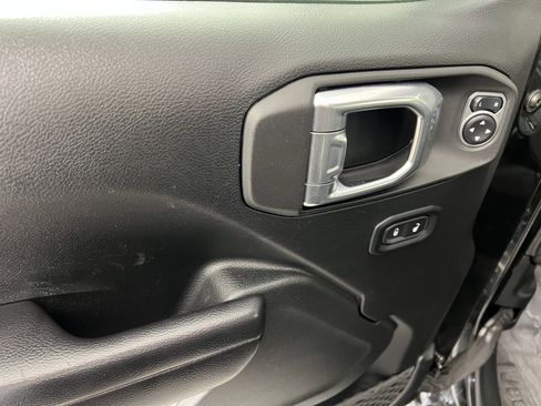 Used 2021 Jeep Wrangler Unlimited Rubicon image 16