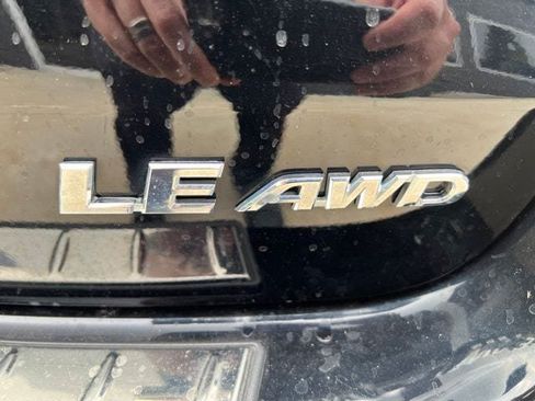 Used 2019 Toyota Highlander LE AWD/4WD image 11