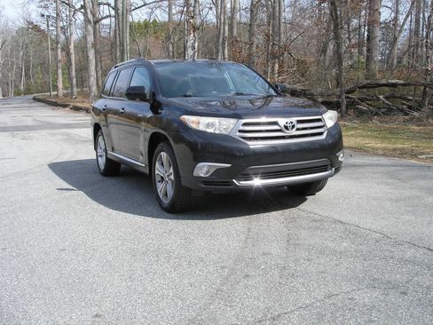 Used 2013 Toyota Highlander Limited image 1