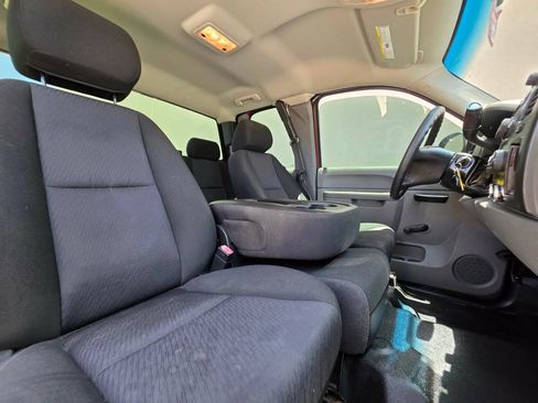 Used 2010 Chevrolet Silverado 1500 W/T RWD image 17